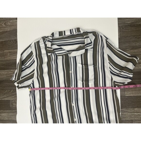 Vintage Re-mastered Men’s Shirt Size L Button Down Short Sleeve Collared - Picture 7 of 8